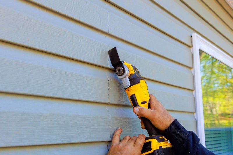 Vinyl Siding Repair Process - Image 2
